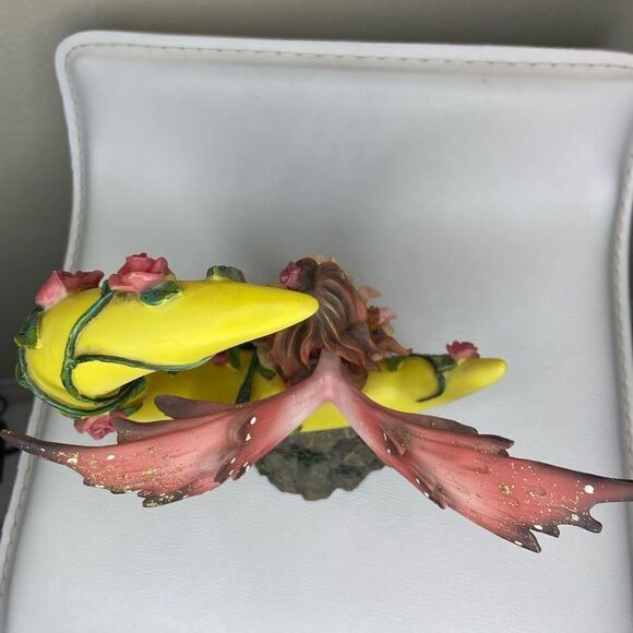 Rare! Diamond Select Fairie with Pink Wings on Quarter Moon 10"  Statue Roses - Picture 7 of 11